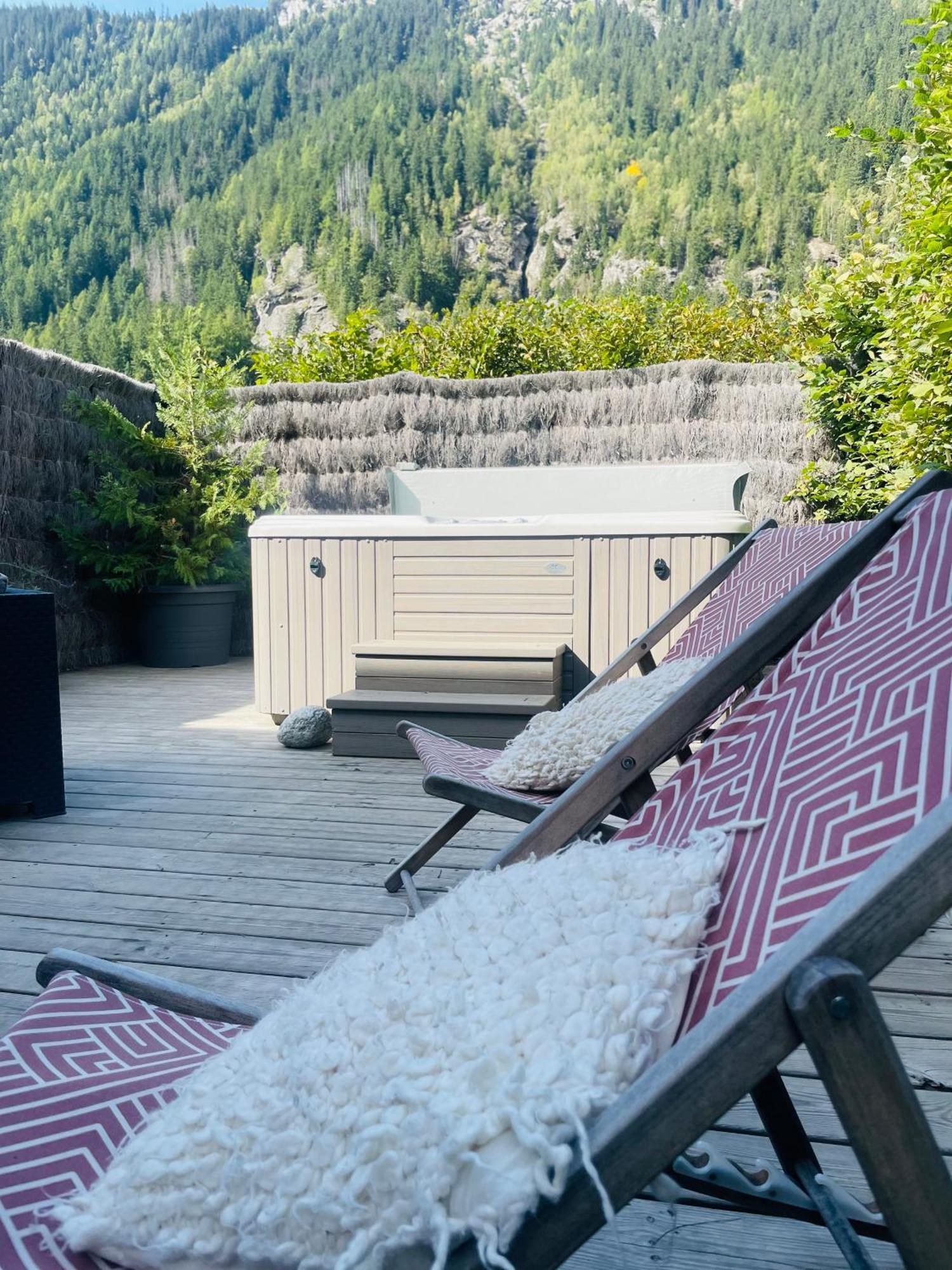 Chalet Le Petit Nicolas, Jacuzzi, Vue Mont Blanc Chamonix ภายนอก รูปภาพ