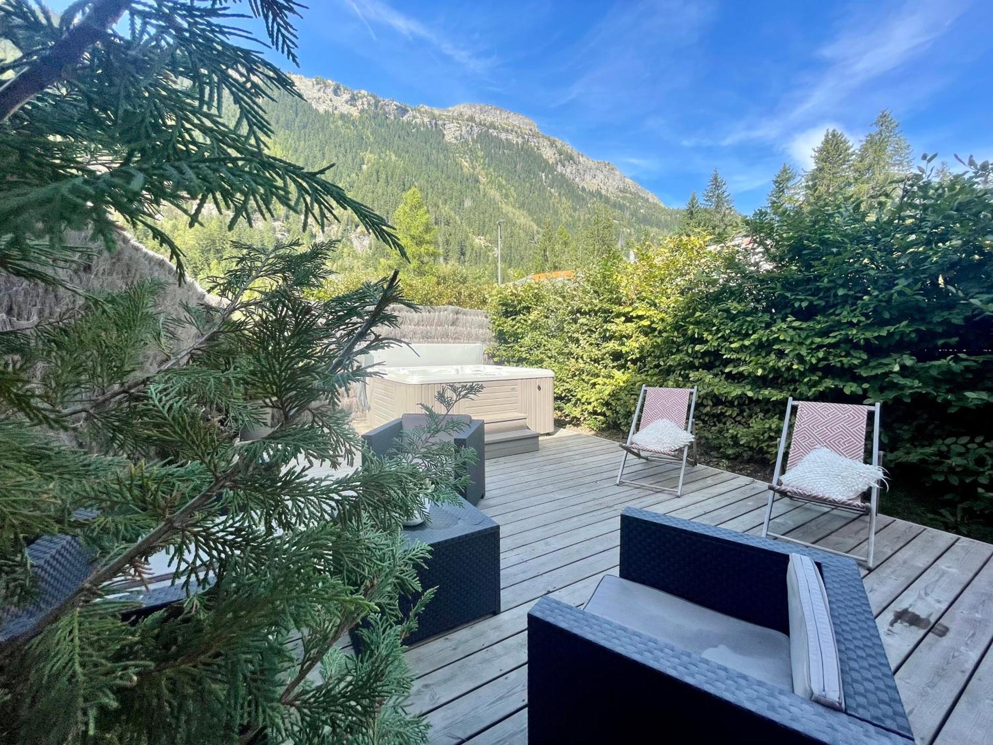 Chalet Le Petit Nicolas, Jacuzzi, Vue Mont Blanc Chamonix ภายนอก รูปภาพ